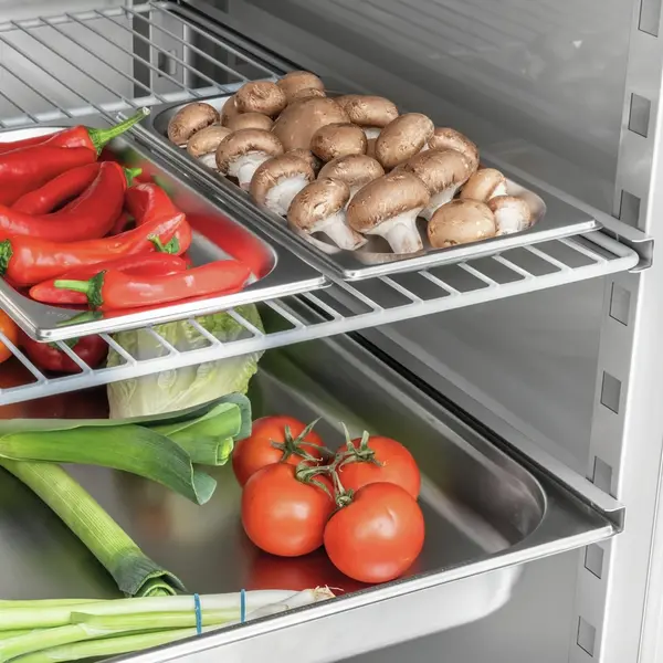 Koelkast | 650L (2/1 GN) | RVS | 0°C/+8°C | Geforceerd | Wielen (Geremd) | 740x835x2050(h)mm