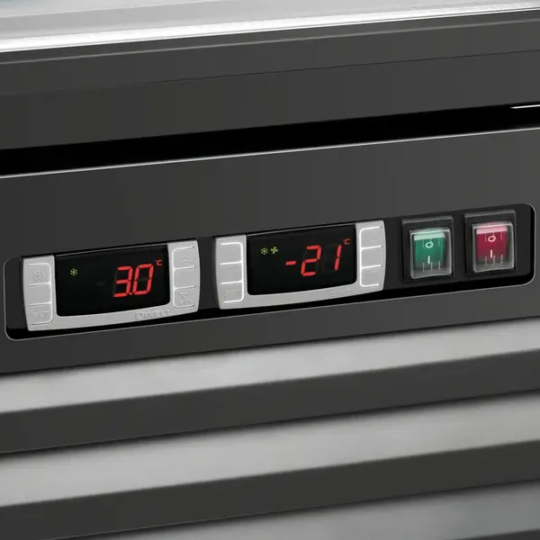 Koel-/Vrieskast | 430L | Zwart | -18°C/-22°C & 0°C/+10°C | Geforceerd | Wielen (Geremd) | 700x780x2000(h)mm