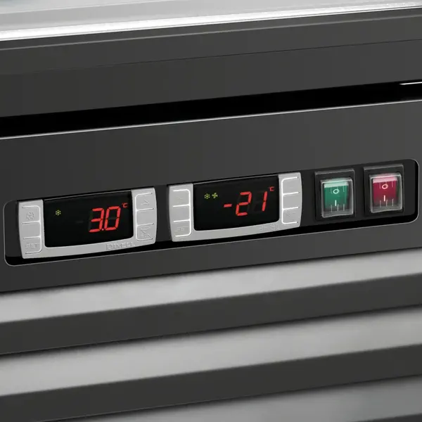 Koel-/Vrieskast | 430L | Zwart | -18°C/-22°C & 0°C/+10°C | Geforceerd | Wielen (Geremd) | 695x765x2000(h)mm