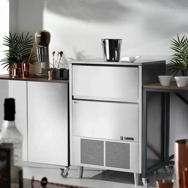 IJsblokjesmachine | Volle Blokjes | 90kg/24u | Bunker 42kg | Luchtgekoeld | 730x600x1136(h)mm