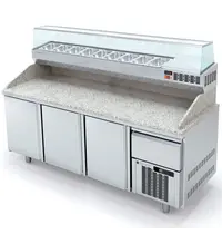 Coreco Pizzawerkbank + Opzetkoelvitrine | 800 RANGE | 562L | 3 Deuren + 1 Deeglade (EN600x400) | Boven 9x 1/4 GN | 0°C/+8°C | Statisch + Ventilator | Temperatuuralarm | 2090x800x850/1472(h)mm
