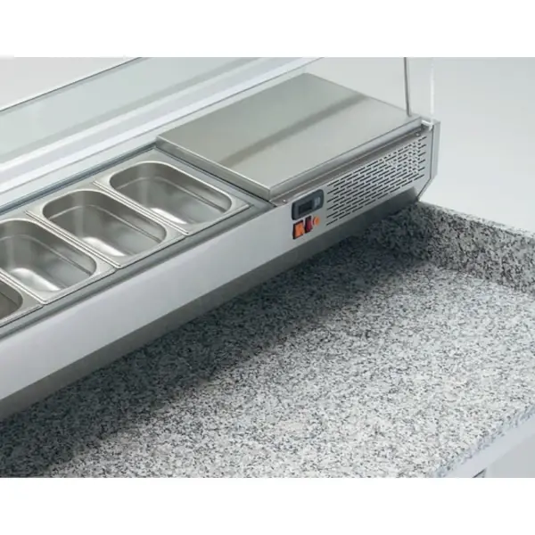 Pizzawerkbank + Opzetkoelvitrine | 600 RANGE | 516L | 4 Deuren | Boven 12x 1/4 GN | 0°C/+8°C | Geforceerd | Temperatuuralarm | 2545x600x850/1472(h)mm