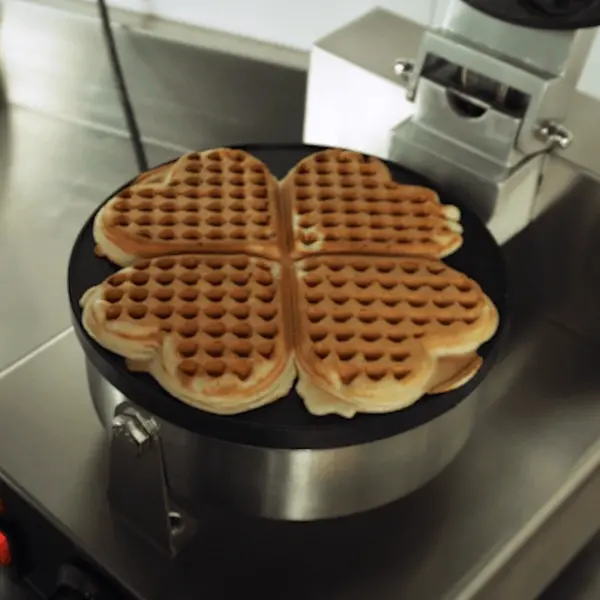 Wafelijzer | Enkel | Hartvormige  Wafels (87x80x14mm) | 1kW (230V) | Timer | 450x250x270(h)mm