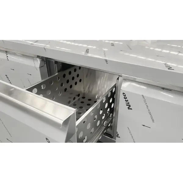 Koelwerkbank | Laag Model | 3 Laden (1/1 GN) | -2°C/+8°C | Geforceerd | Wielen | 1610x700x600(h)mm