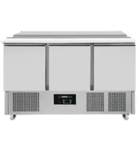 UNNICOOL Saladette | COMPACT LINE | 368L | 3 Deuren (1/1 GN) | Boven 4x 1/1 GN | +2°C/+8°C | Statisch + Ventilator | Klapdeksel | Wielen (Geremd) | 1370x700x870(h)mm
