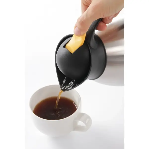 Thermoskan | RVS/Kunststof | 1.5L | Dubbelwandig | Drukknopsluiting | Ø145x230(h)mm