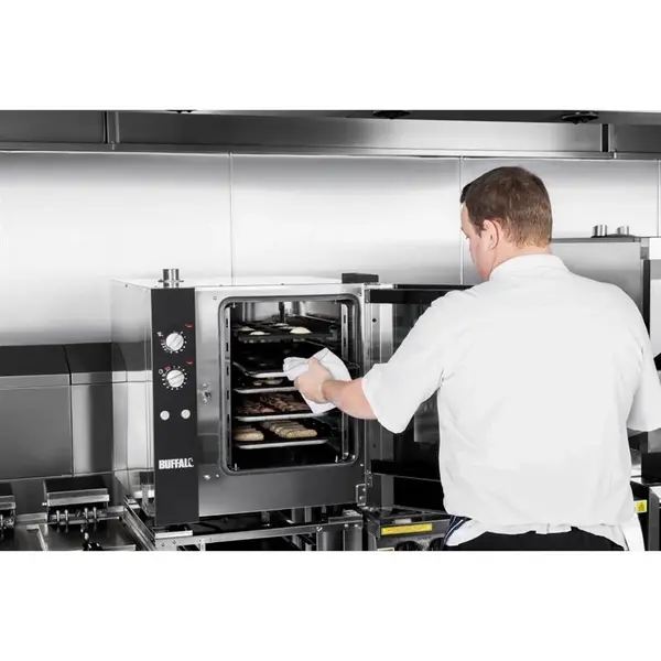 Heteluchtoven | 5 Niveaus (1/1 GN) | Elektrisch | 50°C/250°C | 9.2kW (400V) | Bevochtiging (Handmatig) | 660x780x750(h)mm