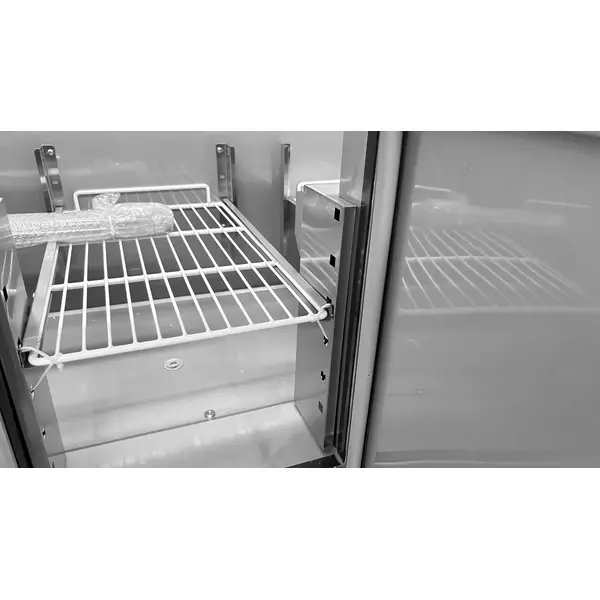 Saladette | 368L | 3 Deuren (1/1 GN) | Boven 4x 1/1 GN | +2°C/+8°C | Statisch | Glasopzet + Snijblad | 1370x700x850/1310(h)mm