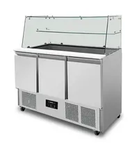 UNNICOOL Saladette | 368L | 3 Deuren (1/1 GN) | Boven 4x 1/1 GN | +2°C/+8°C | Statisch | Glasopzet + Snijblad | 1370x700x850/1310(h)mm 
