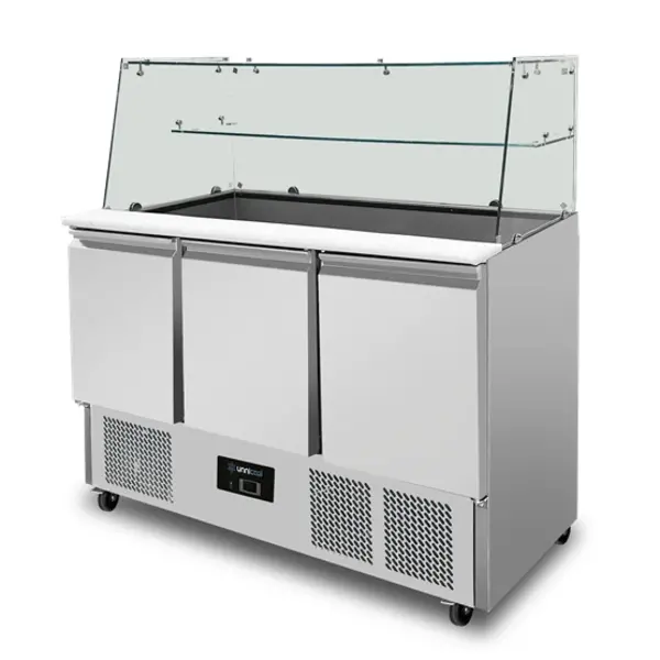 Saladette | 368L | 3 Deuren (1/1 GN) | Boven 4x 1/1 GN | +2°C/+8°C | Statisch | Glasopzet + Snijblad | 1370x700x850/1310(h)mm