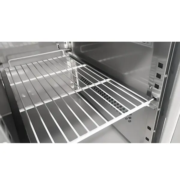 Saladette | 399L | 3 Deuren (1/1 GN) | Boven 8x 1/3 GN | +2°C/+8°C | Geforceerd | Klapdeksels | Wielen (Geremd) | 1795x700x885/1085(h)mm