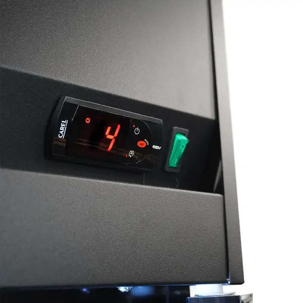 Koelkast | SERIE IRM | 770L | Zwart | 0°C/+10°C | Geforceerd | Draaideuren | Wielen (Geremd) | 1100x596x2003(h)mm