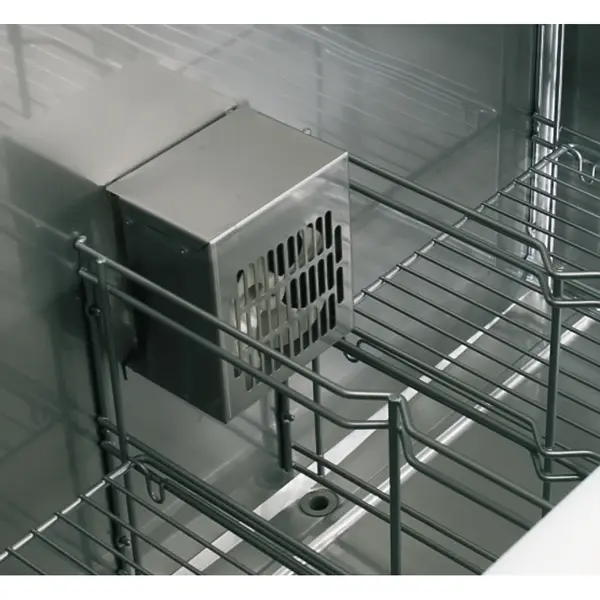 Saladette | 250L | 2 Deuren (1/1 GN) | Boven 2x 1/2 GN + 2x 1/3 GN + 5x 1/6 GN | +2°C/+10°C | Geforceerd | Schuif-/Klapdeksel + Snijblad | 955x700x863(h)mm