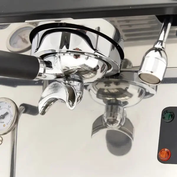 Espressomachine | Zwart | Automatisch | 1 Groep | Boiler 3L | Digitaal | 1.8kW (230V) | 380x450x470(h)mm