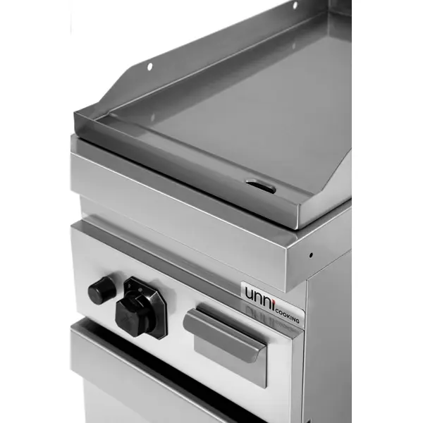 Bak-/Grillplaat | 700 SERIE | Gas | Glad Oppervlak 380x565 (RVS) | 80°C/300°C | 6.5kW | Piëzo Ontsteking | Gesloten Onderkast | 400x700x850/900(h)mm
