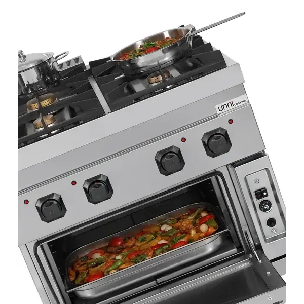Fornuis + Oven | 700 SERIE | Gas | 4 Branders (3x 6.5kW, 1x 9kW) + 2/1 GN Oven (6.5kW) | Waakvlam/Piëzo | 8000x700x850/900(h)mm