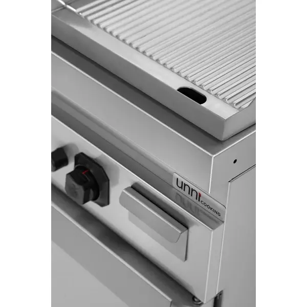 Bak-/Grillplaat | 700 SERIE | Gas | Gegroefd Oppervlak 380x565 (Verchroomd) | 80°C/300°C | 6.5kW | Piëzo Ontsteking | Gesloten Onderkast | 400x700x850/900(h)mm