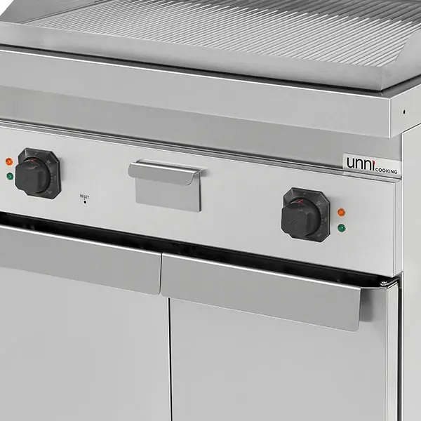 Bak-/Grillplaat | 700 SERIE | Elektrisch | Gegroefd Oppervlak 740x565 (RVS) | 100°C/300°C | 9kW (400V) | Gesloten Onderkast | 800x700x850/900(h)mm