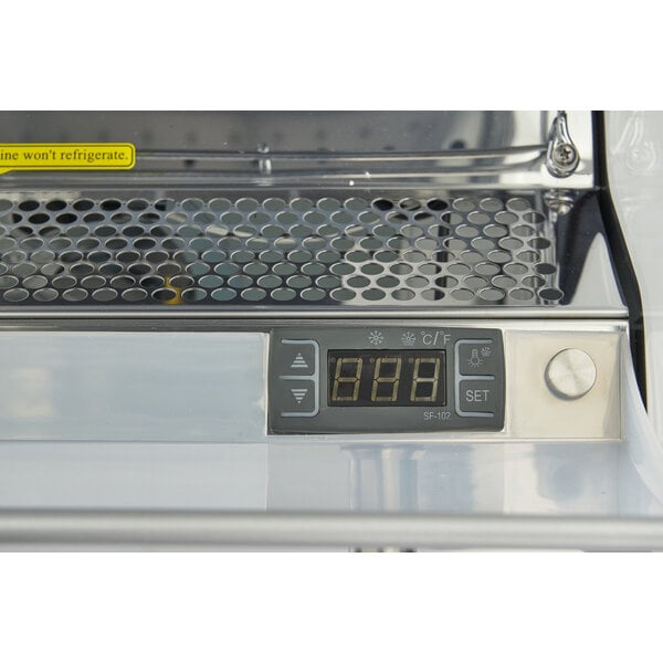 Koelvitrine | 3 Roosters | 2–10°C | Geforceerde koeling | 1.34kW (230V) | 494x600x1740(h)mm