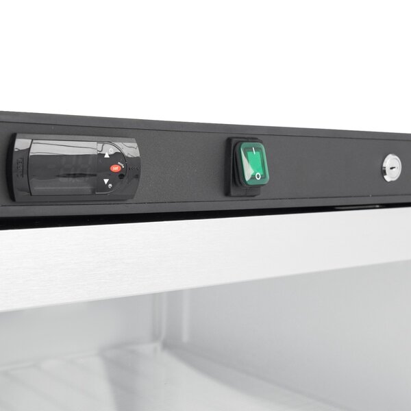 Vrieskast zwart met glas | 1 Draaideur | 626 Liter Capaciteit | 6 Roosters | 0.66kW (230V) | 780x700x1900(h)mm