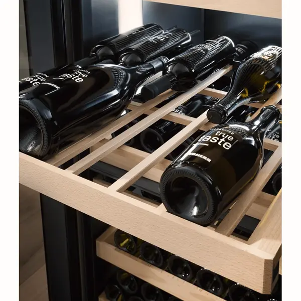 Wijnklimaatkast | VINIDOR | 131x 75cl | Zwart | 2 Zones | +5°C/+20°C | Geforceerd | Touchscreen + App | Temperatuur-/Deuralarm | Wielen | 597x675x1654(h)mm