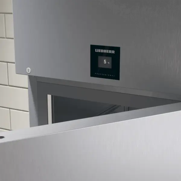 Koelkast | PERFORMANCE | Energiezuinig | 597L (2/1 GN) | RVS | -2°C/+15°C | Geforceerd | App | Temperatuur-/Deuralarm | Wielen (Geremd) | 697x867x2150(h)mm