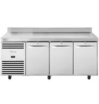 True Koelwerkbank | Energiezuinig | 435L | 3 Deuren (1/1 GN) | 0°C/+3°C | Geforceerd | Achteropstand | Wielen (Geremd) | 1865x700x1000(h)mm