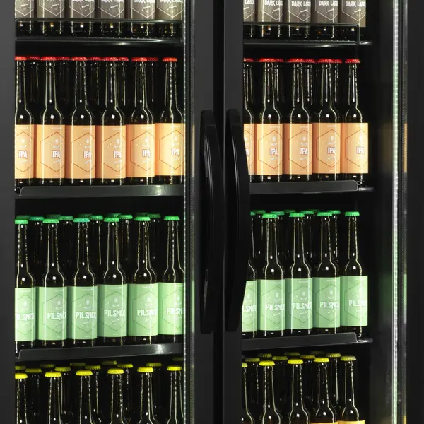 Koelkast | SERIE FSC | 707L | Zwart | +2°C/+10°C | Geforceerd | Draaideuren | Wielen | 890x740x1990(h)mm