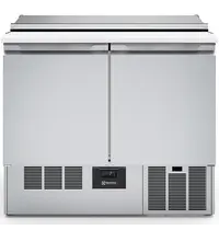 Electrolux Saladette | 250L | 2 Deuren (1/1 GN) | Boven 5x 1/6 GN + 5x 1/3 GN | 0°C/+10°C | Geforceerd | Schuif-/Klapdeksel + Snijblad | 950x700x863(h)mm 