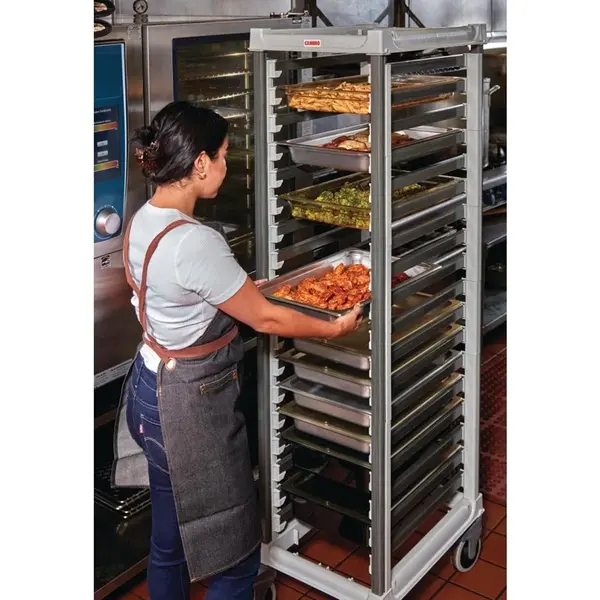Regaalwagen | CAMSHELVING | Composiet | 18 Etages (1/1 GN) | Wielen | 438x730x1707(h)mm