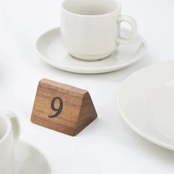 Tafelnummers | Hout | 1 t/m 10 | 10 Stuks | 35x35x55(h)mm