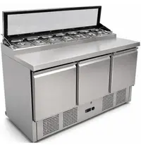 CombiSteel Saladette | 368L | 3 Deuren (1/1 GN) | Boven 7x 1/4 GN | +2°C/+8°C | Statisch + Ventilator | Klapdeksel | 1370x700x1001(h)mm