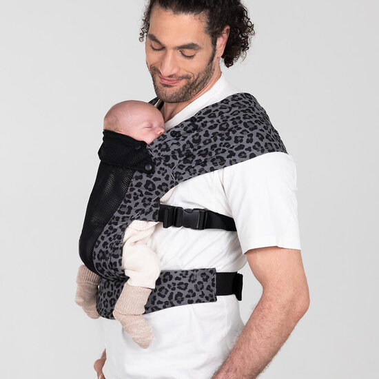 Izmi IZMI Breeze Baby Carrier Draagzak - Leopard Grey