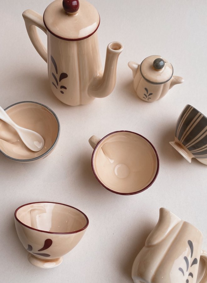 Tea set (ceramic)