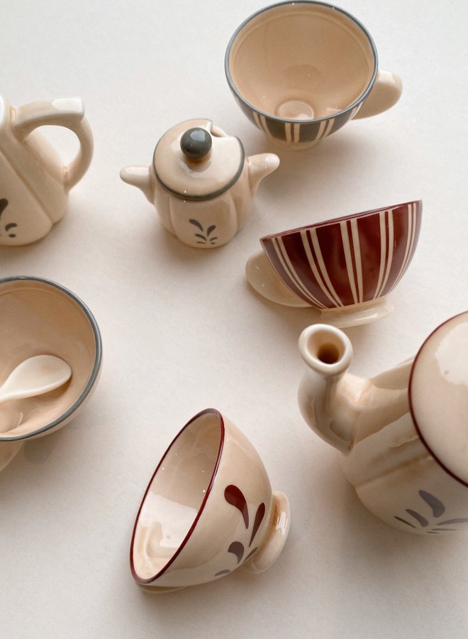 Tea set (ceramic)