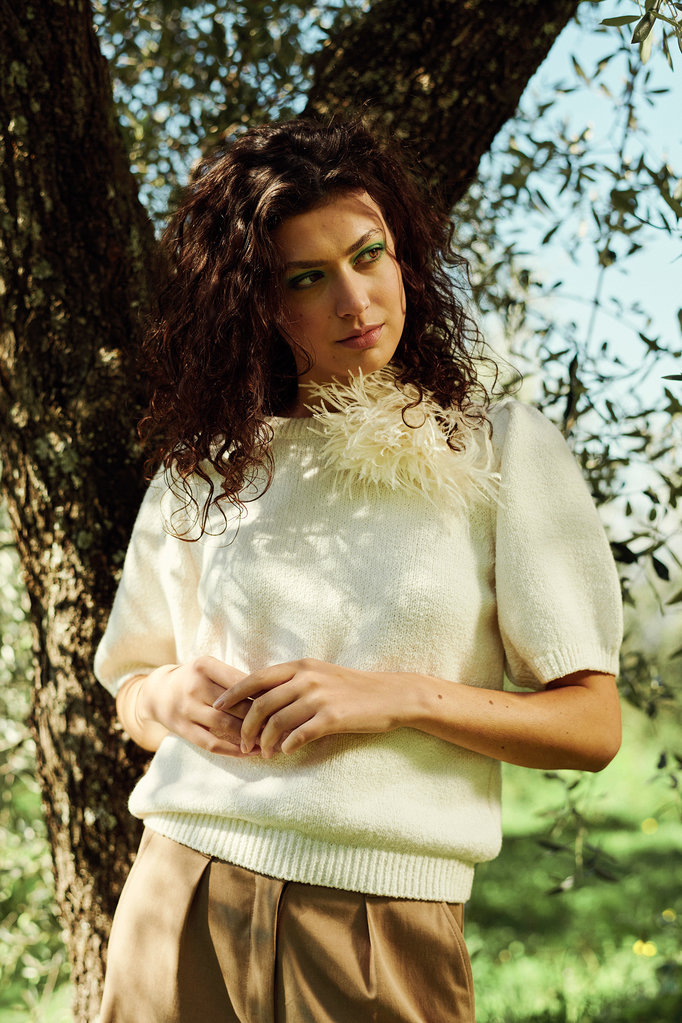 Nathalie Vleeschouwer Sevilla witte trui met pofmouw
