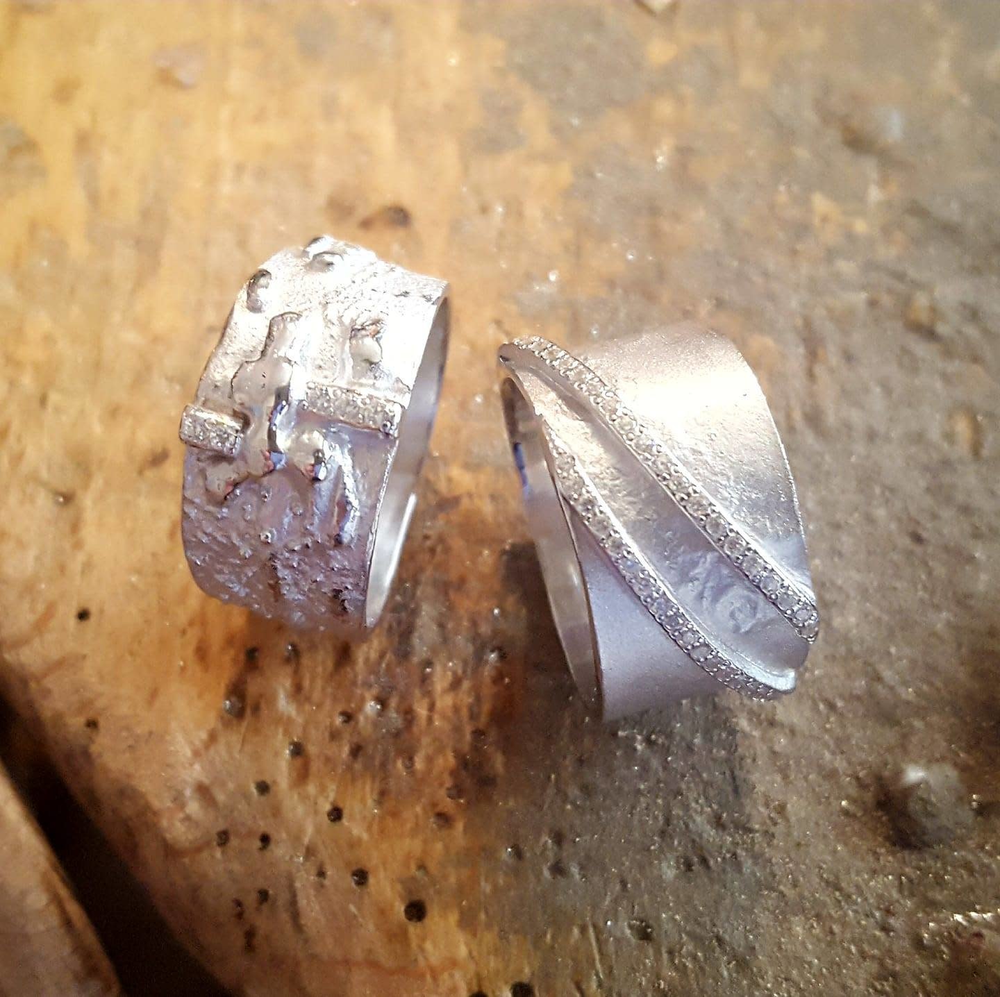 Ring Mathisse by Stevigny R14/757-57 Zilver (ring rechts op foto)