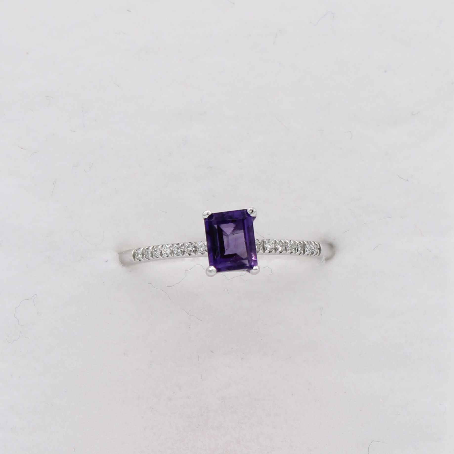 Ring Wit Goud 18kt Amethist D7pt 07R0700-7W