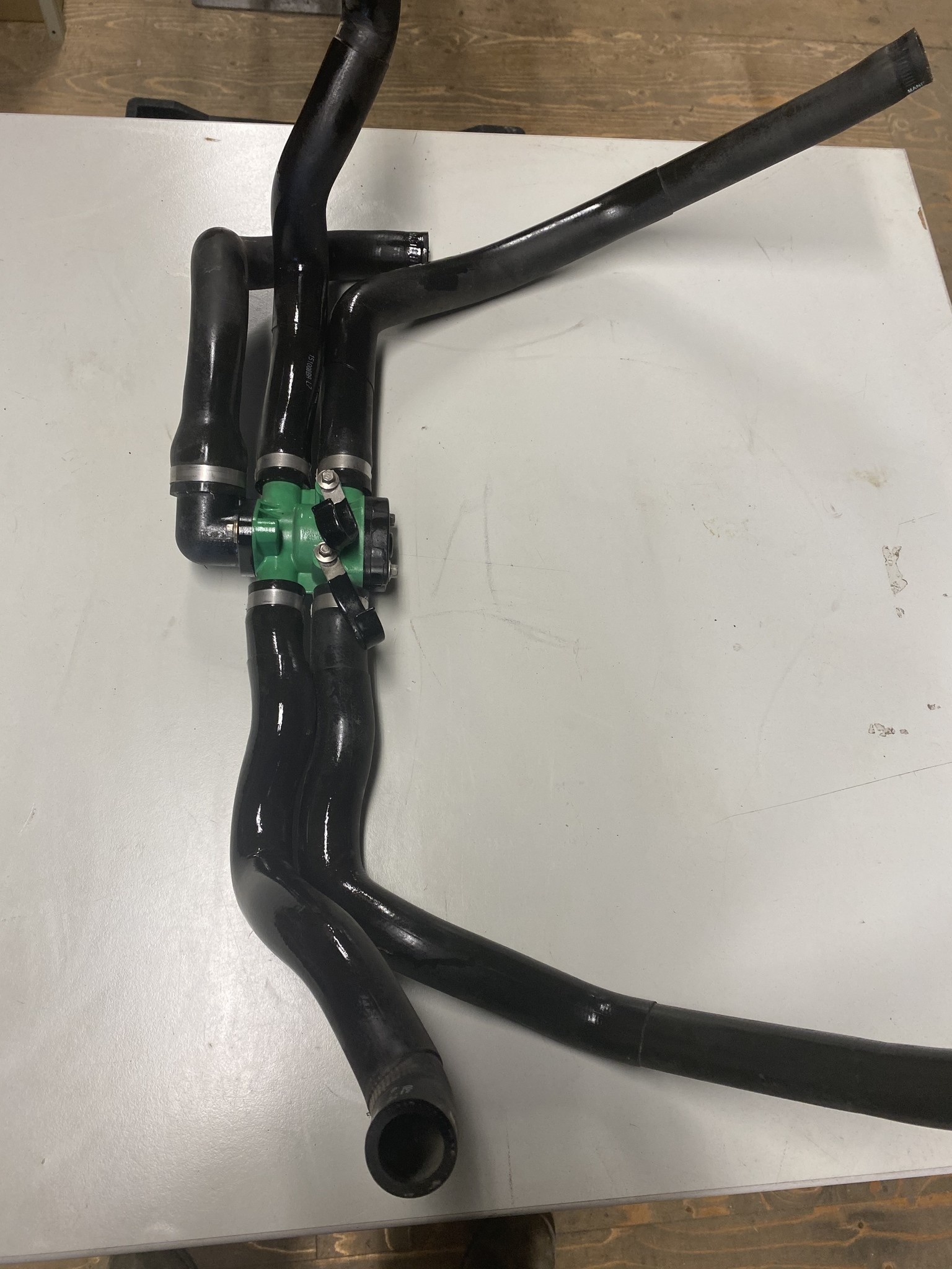 MerCruiser Fresh Water Cooling Housing Allesmarine.de