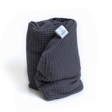 Janneke's  warmtesjaal Janneke's warmtesjaal wafelstof antraciet | biologisch lijnzaad