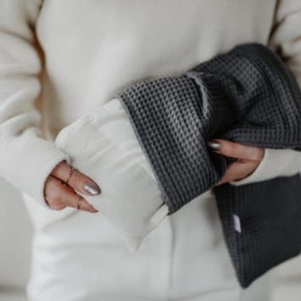 Janneke's  warmtesjaal Janneke's warmtesjaal wafelstof antraciet | biologisch lijnzaad