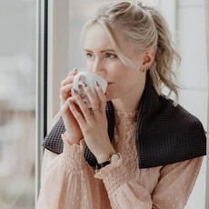 Janneke's  warmtesjaal Janneke's warmtesjaal wafelstof antraciet | biologisch lijnzaad