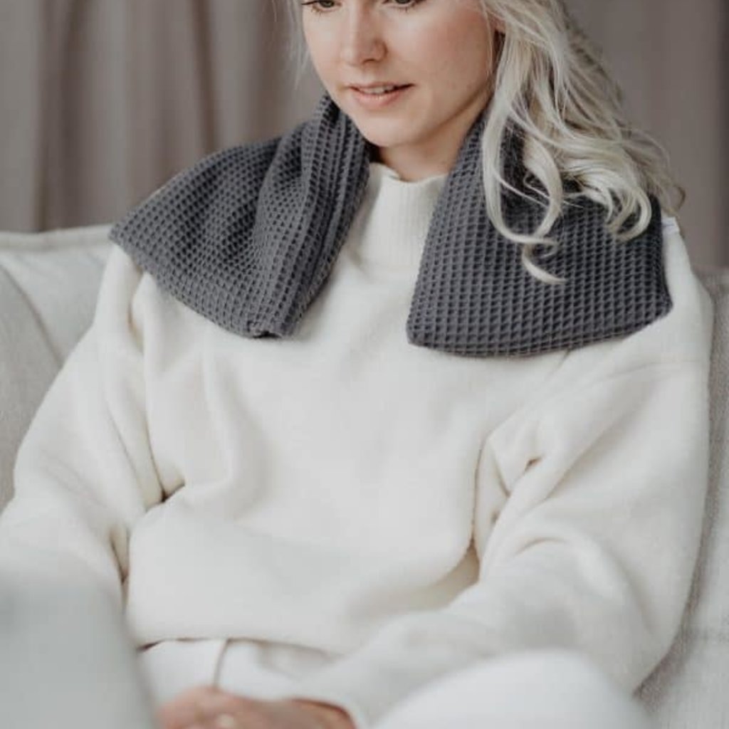 Janneke's  warmtesjaal Janneke's warmtesjaal wafelstof antraciet | biologisch lijnzaad