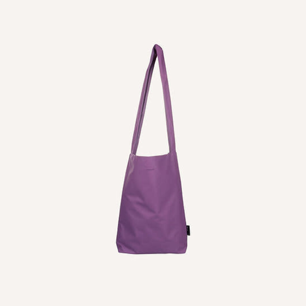 Tinne + Mia tinne + mia cross: Feel good bag - pale pansy | super duper