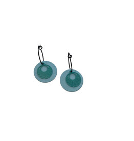 le marché sucré Le marché sucré: oorbellen - creool lichtblauw + cirkel blaadjes turquoise
