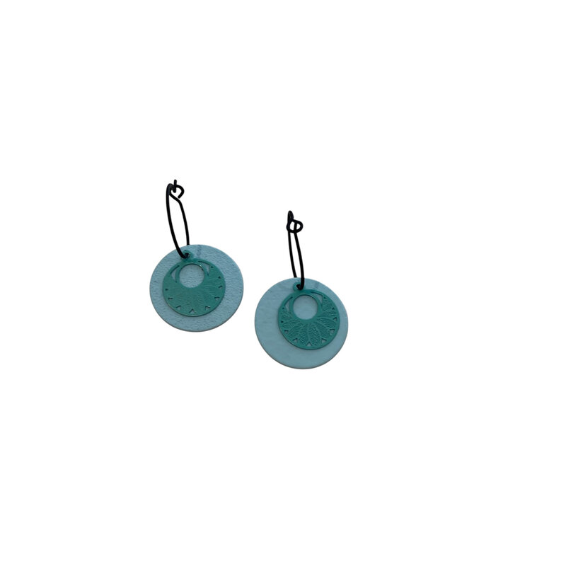 le marché sucré Le marché sucré: oorbellen - creool lichtblauw + cirkel blaadjes turquoise