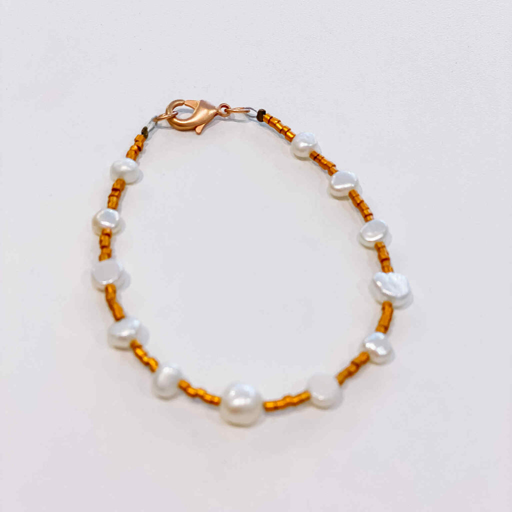 le marché sucré Le marché sucré: Armband koper + parelmoer