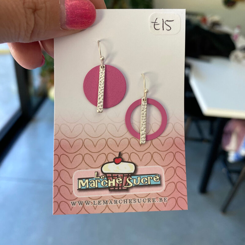 le marché sucré Le marché sucré: oorbellen - asymmetrisch roze en zilver