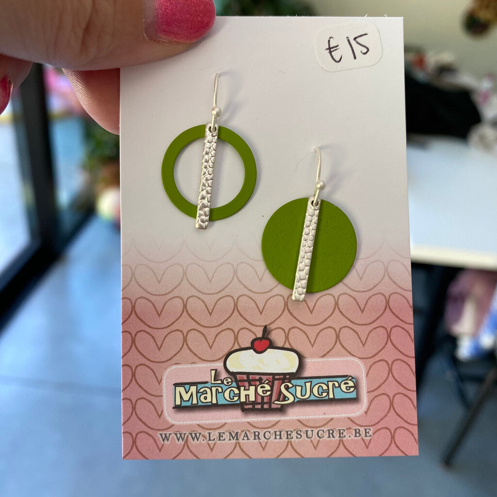 le marché sucré Le marché sucré: oorbellen asymmetrisch - zilver en groen