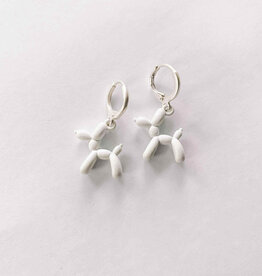 le marché sucré Le marché sucré: oorbellen - ballonhond wit en zilver